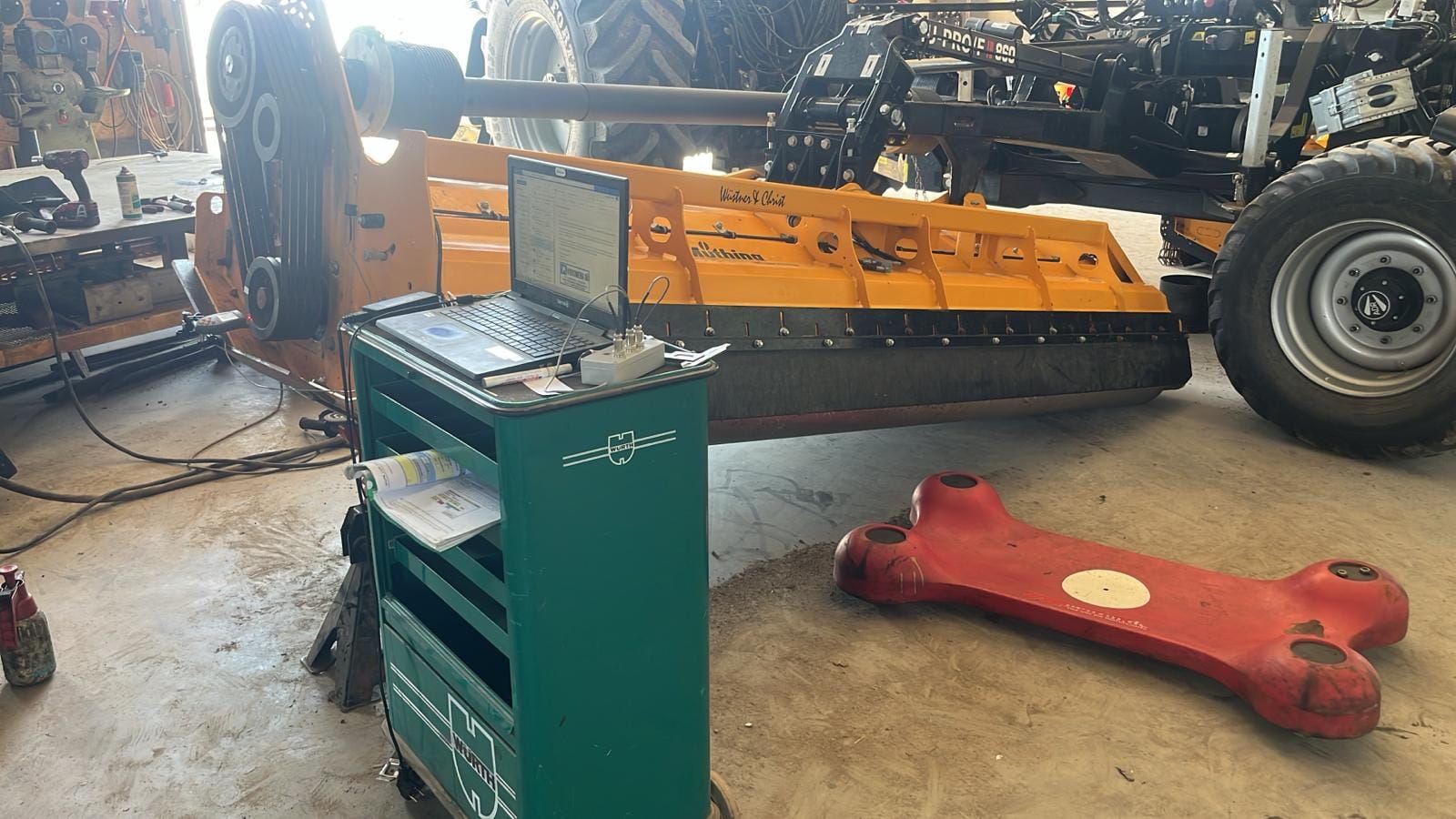 Echilibrarea în câmp a unui rotor de mulcer pentru a evita timpii de nefuncționare în agricultură.